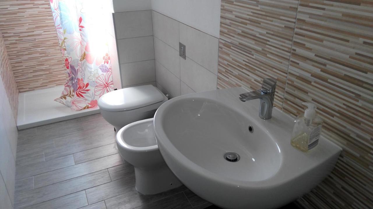 B&B Libellula Иглесиас Екстериор снимка